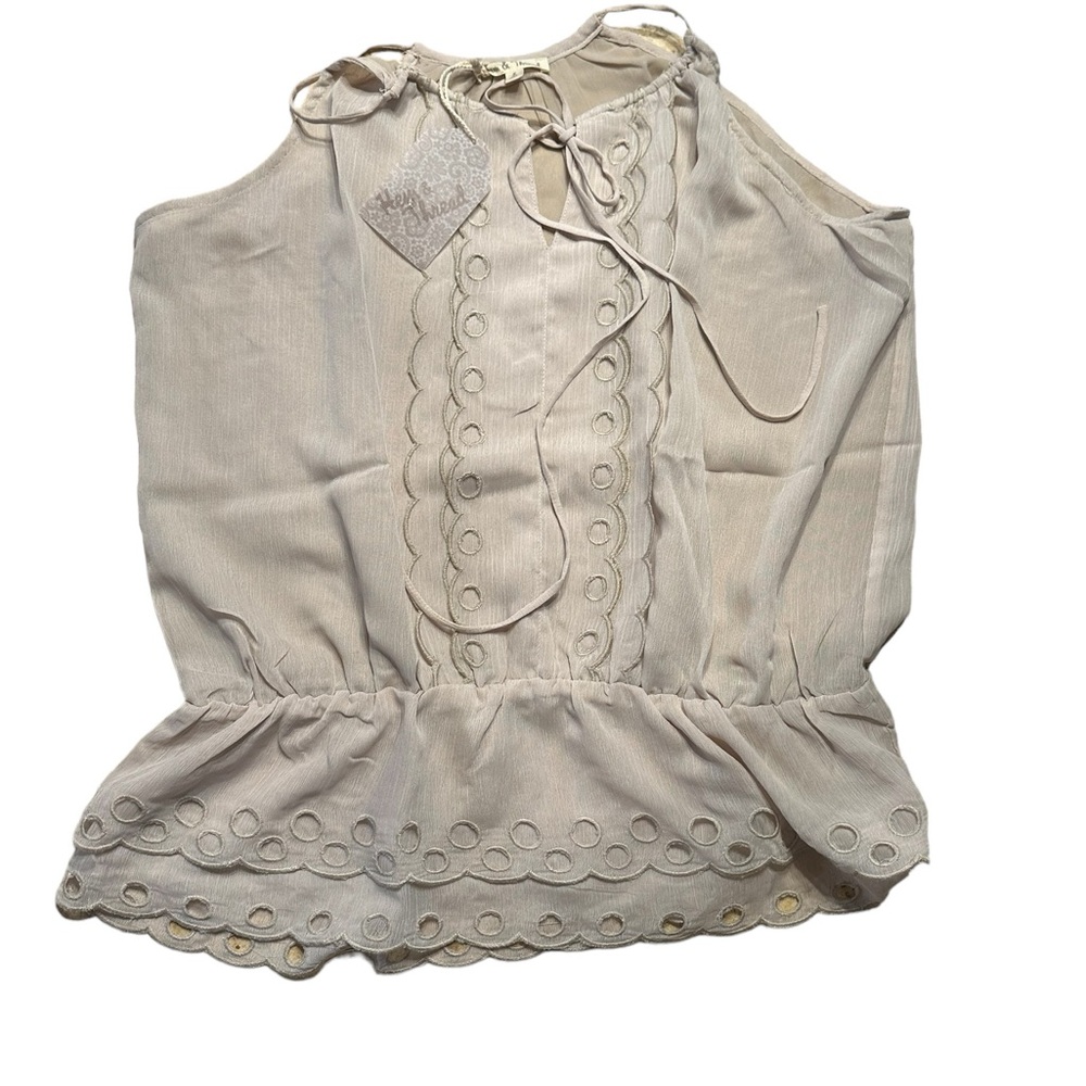 NWT Hem&Thred Adorable beige tie camisole with beautiful lace detail Size M